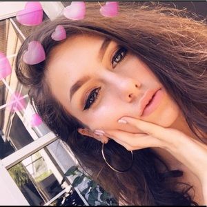 Meet your Posher, Bella